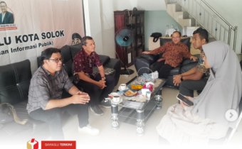 Bawaslu Kota Solok menerima kunjungan Monitoring dan Evaluasi (Monev) Keuangan dari Bawaslu Provinsi Sumatera Barat pada Rabu, 2 Juli 2025.
