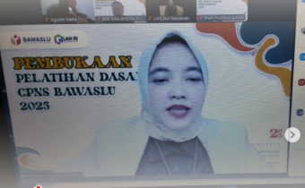 Calon Pegawai Negeri Sipil (CPNS) Bawaslu Kota Solok mengikuti kegiatan Pembukaan Pelatihan Dasar (Latsar) CPNS Bawaslu Tahun 2025 Angkatan 1 s.d. Angkatan 43 yang diselenggarakan oleh Puslitbangdiklat Bawaslu RI secara daring pada Senin (25/8/2025).