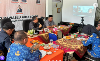 Badan Pengawas Pemilihan Umum (Bawaslu) Kota Solok menggelar rapat internal mengenai “Pengelolaan Administrasi Keuangan Bawaslu Kota Solok” pada Senin (22/12/2025). 