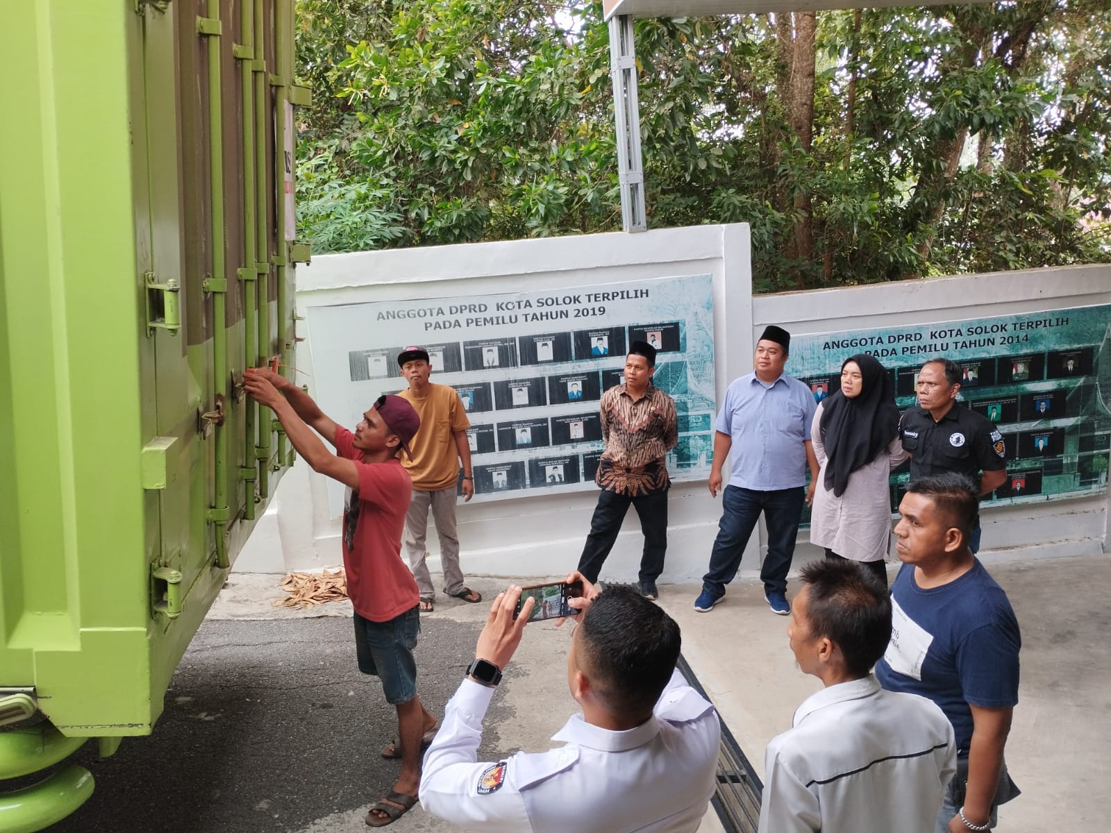 Bawaslu Kota Solok Lakukan Pengawasan Penerimaan Logistik Pemilu 2024