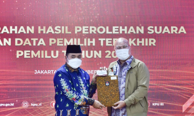 Hadiri Penyerahan Data Hasil dan Pemilih Pemilu 2019 oleh KPU, Afif: Bisa Dijadikan Bahan Analisis