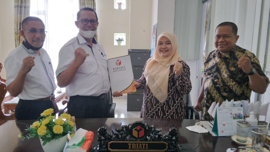 Gandeng PGRI Kota Solok, Bawaslu Cegah Pelanggaran Netralitas ASN dalam Pemilu 2024 Mendatang