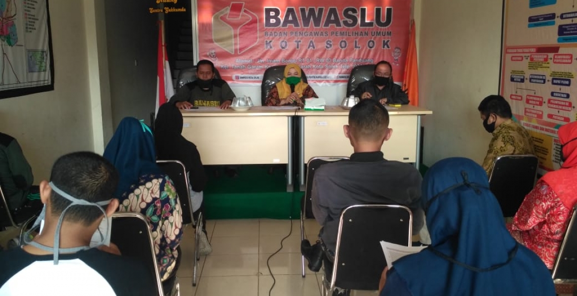 Dalam Rangka Pengawasan Coklit, Bawaslu Kota Solok Rakor bersama jajaran pengawas