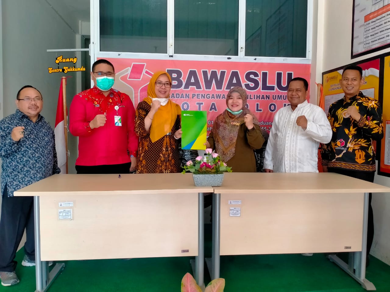 Jamin Keselamatan Kerja Pegawai Sekretariat, Bawaslu Kota Lanjutkan MoU Bersama BPJS Ketenagakerjaan 