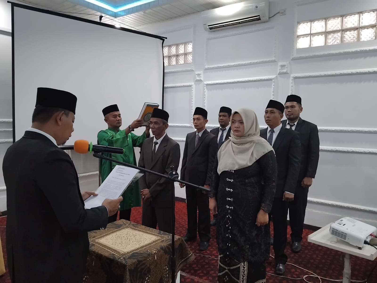 Pelantikan Anggota Panwaslu Kecamatan se-Kota Solok (25/5), Mami Hotel Solok.