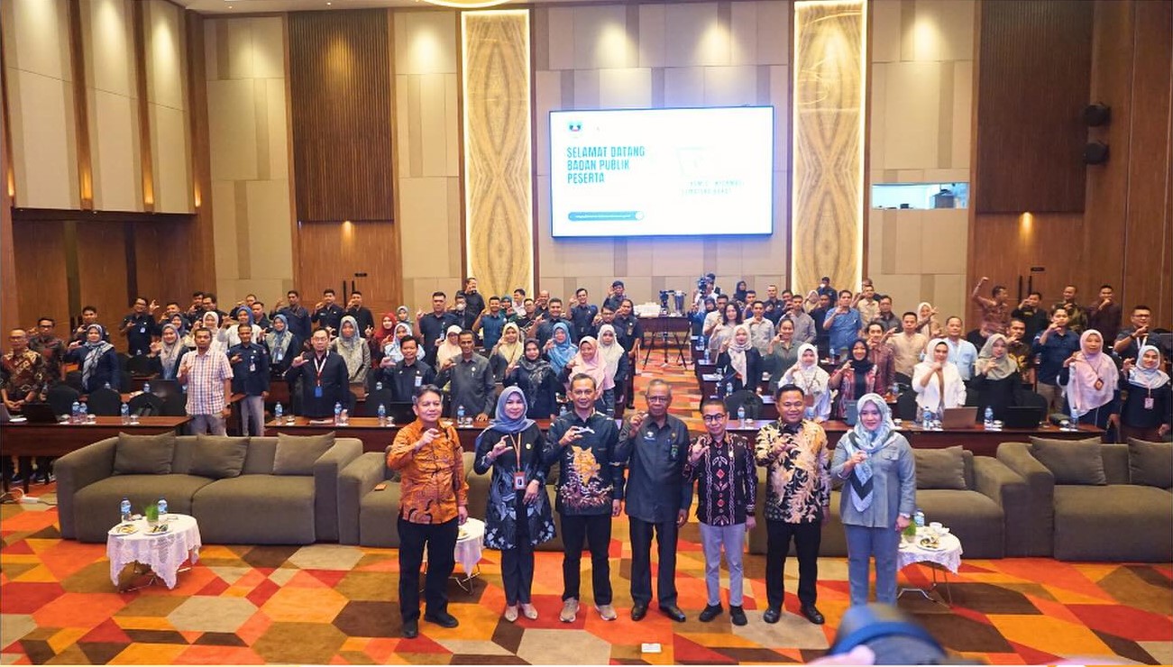 Kegiatanj pembukaan Bimbingan Teknis yang digelar oleh Komisi Informasi (KI)Provinsi Sumatera Barat di The ZHM Hotel, Padang (30/07).