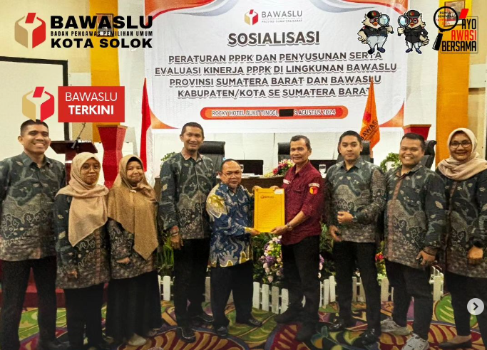 Sebanyak 7 orang Pegawai Pemerintah dengan Perjanjian Kerja (PPPK) di Lingkungan Badan Pengawas Pemilihan Umum (Bawaslu) Kota Solok hadir mengikuti kegiatan Sosialisasi Peraturan PPPK dan Penyusunan Serta Evaluasi Kinerja PPPK yang dilaksanakan oleh Bawaslu Provinsi Sumatera Barat di Grand Rocky Bukittinggi, Jum'at (09/08).