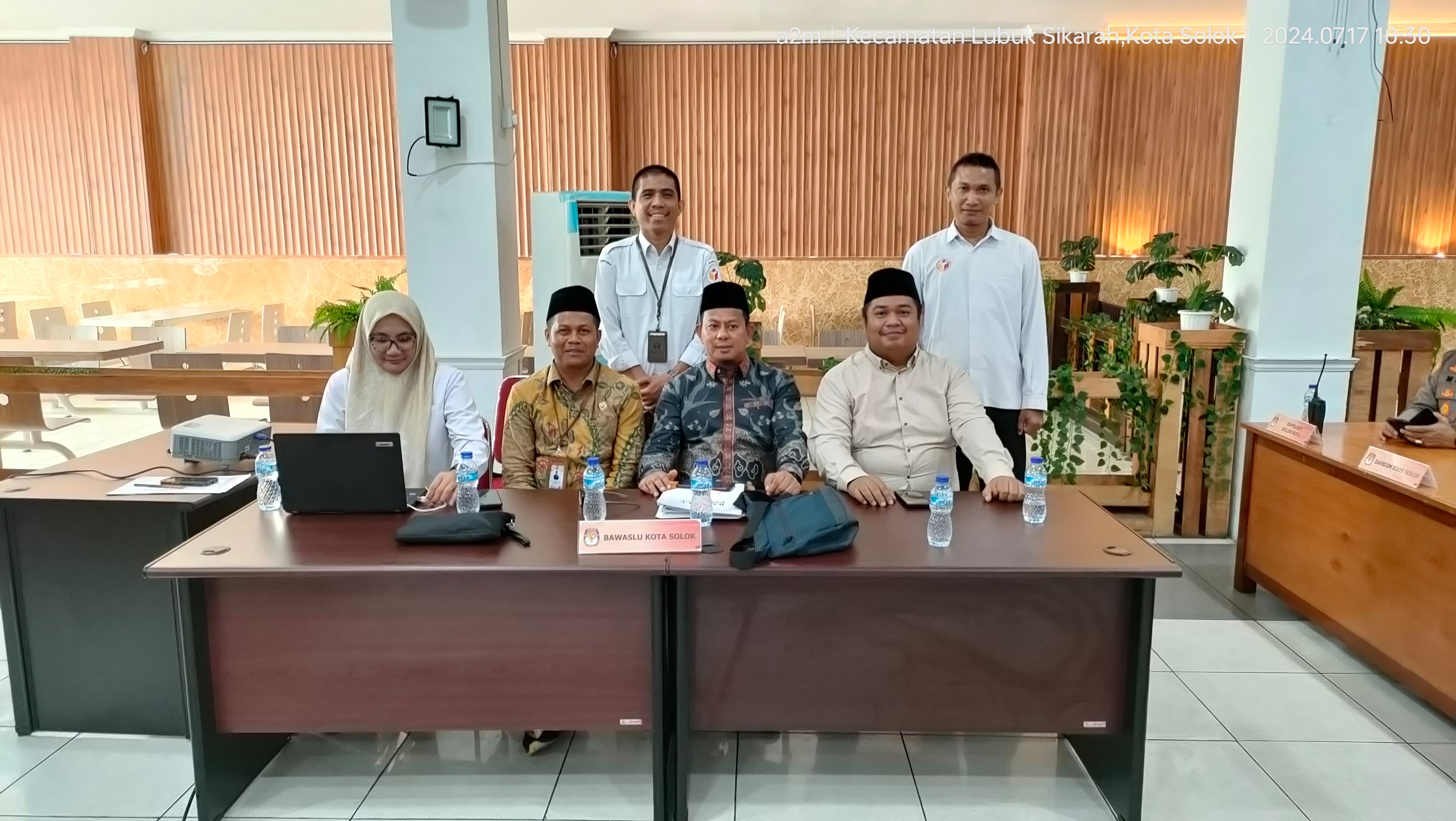 Bawaslu Kota Solok hadiri pelaksanaan rapat pleno terbuka rekapitulasi penghitungan dan perolehan suara Pemungutan Suara Ulang (PSU) Anggota Dewan Perwakilan Daerah (DPD) Sumatera Barat Tingkat Kota Solok Pemilu Tahun 2024 yang berlangsung di D'Relazion, Rabu (17/07).