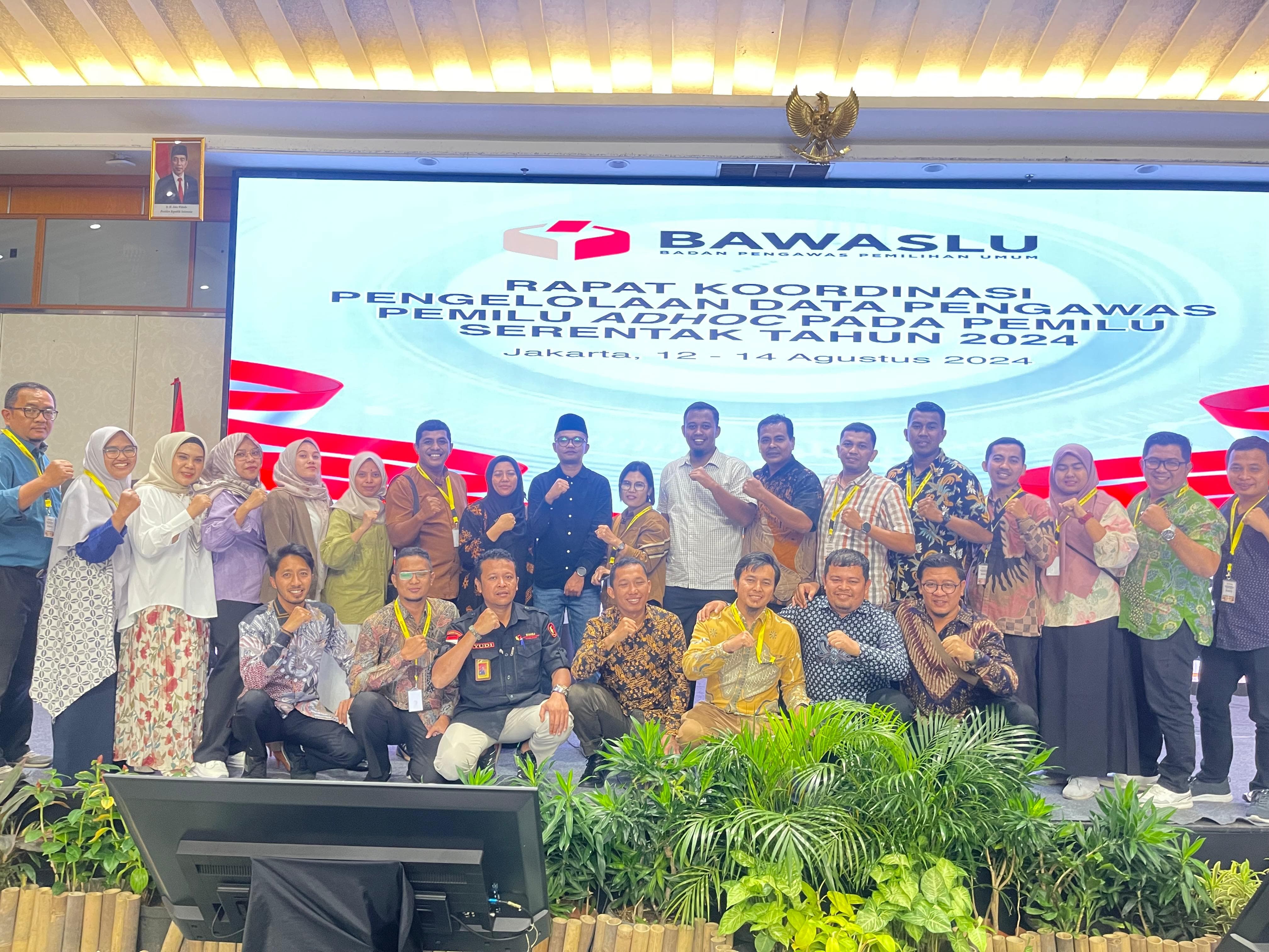 Badan Pengawas Pemilihan Umum (Bawaslu) Kota Solok mengikuti kegiatan Rapat Koordinasi Peneglolaan Data Pengawas Pemilu Ahdoc di Jakarta, 12-14 Agustus 2024.