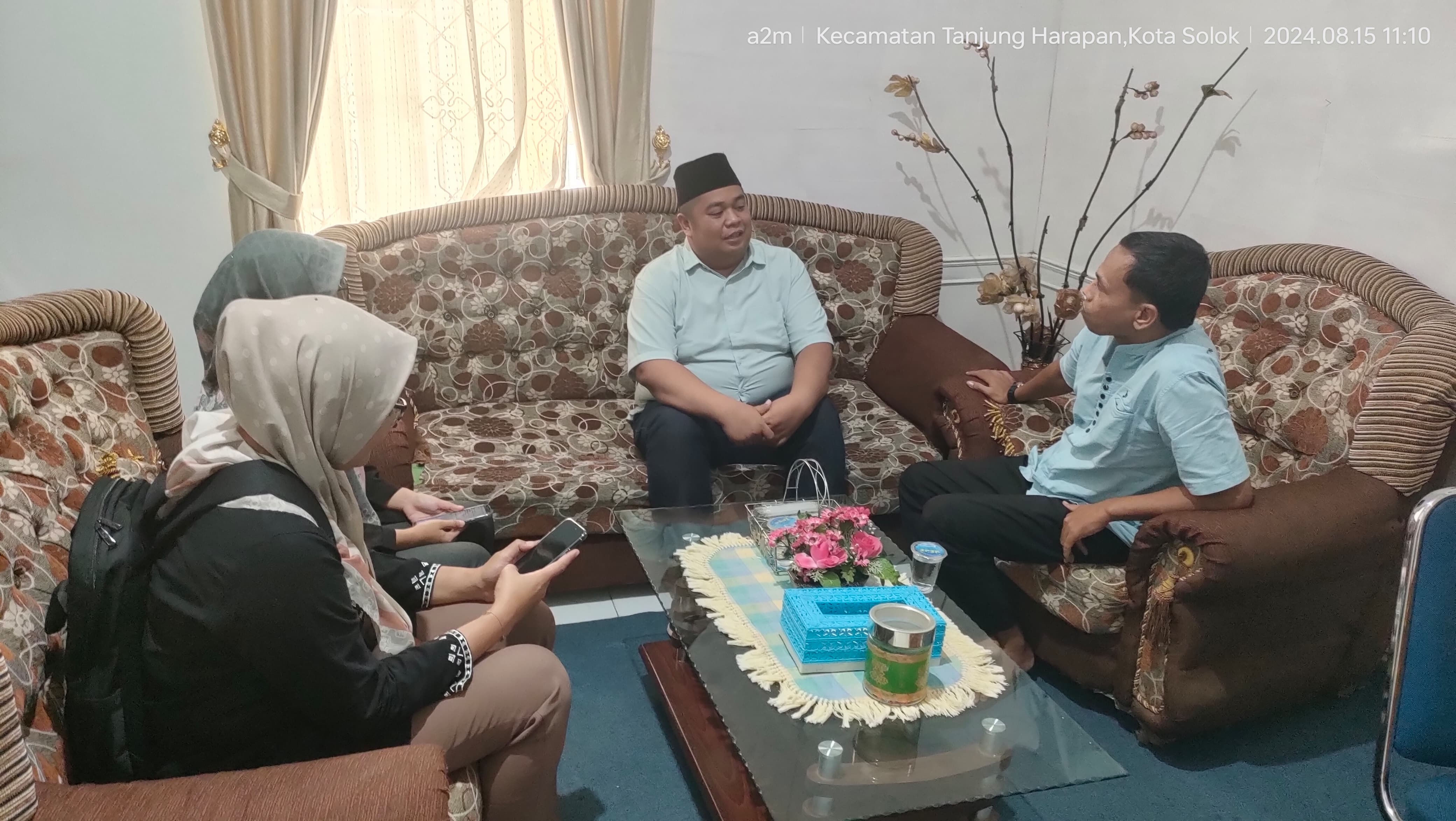 Anggota Bawaslu Kota Solok, Eka Rianto beserta staf melakukan supervisi dan monitoring ke Kantor Panwaslu Kecamatan dan menyampaikan arahan terkait fungsi pengawasan netralitas ASN, Kamis (15/08).