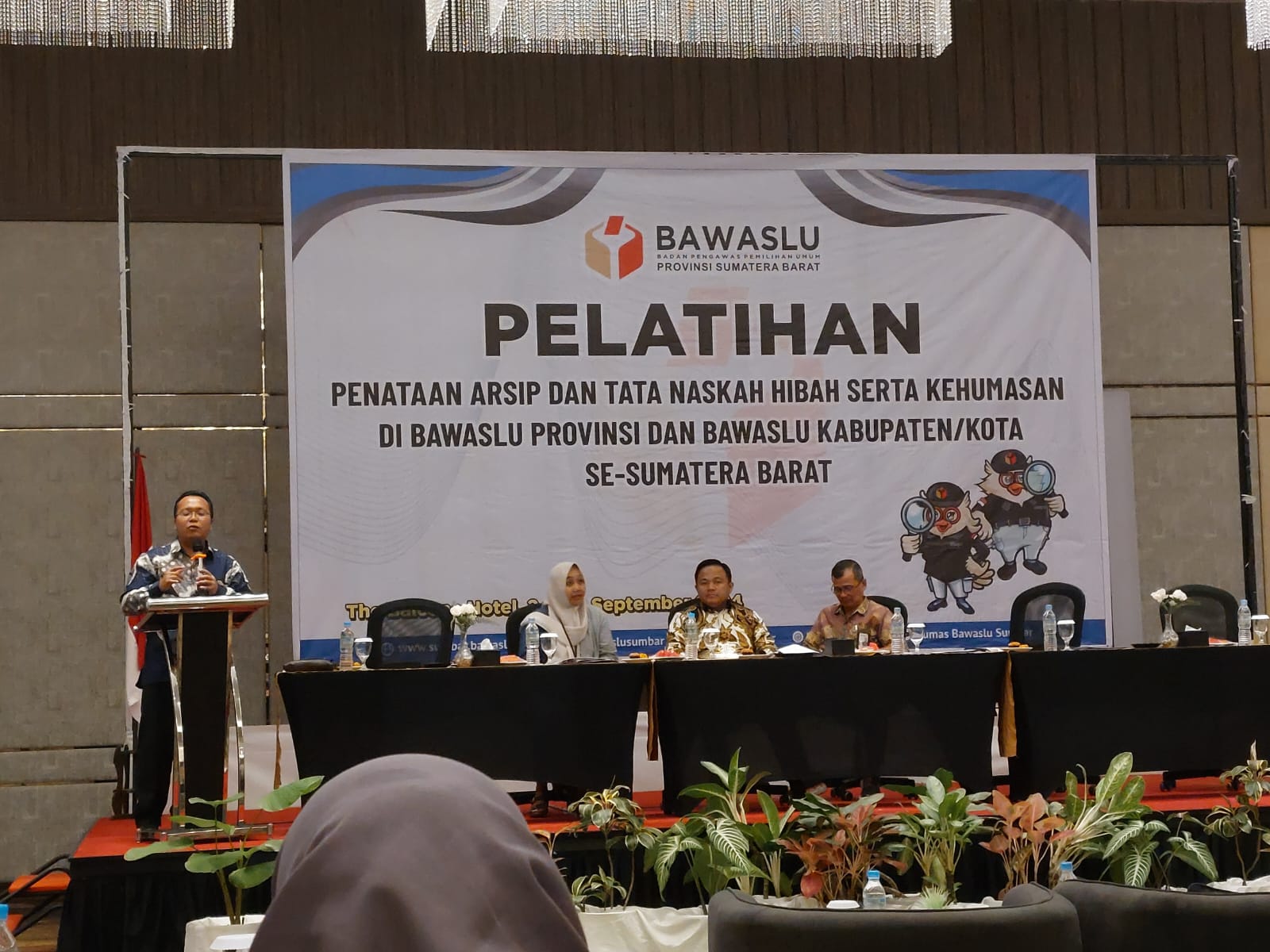 Bawaslu Kota Solok ikuti kegiatan pelatihan kehumasan dalam upaya menangkal hoax dan isu negatif, Agam (02/09).