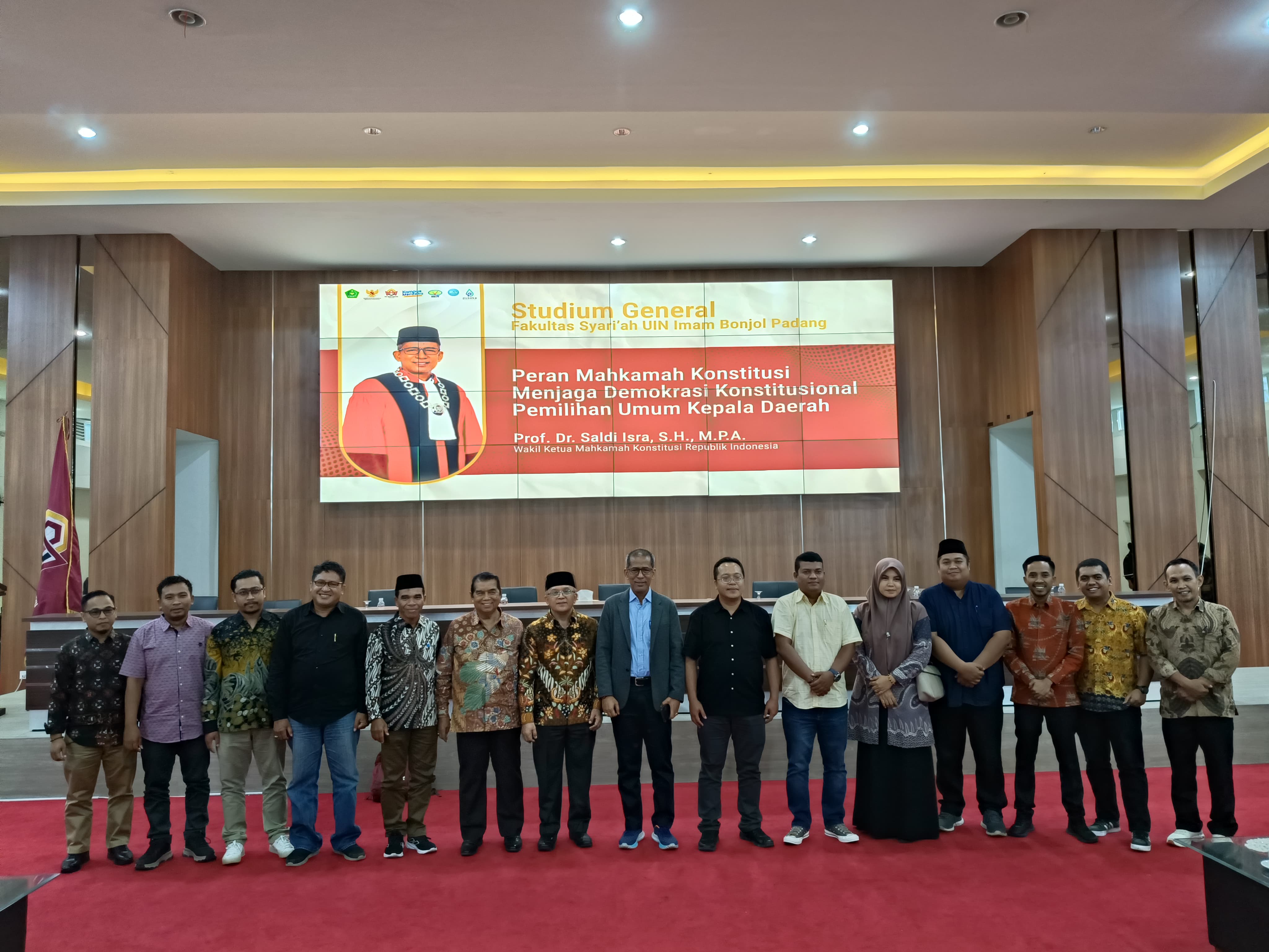 Fakultas Syariah UIN Imam Bonjol Padang menggelar Stadium General dengan tema Peran Mahkamah Konstitusi (MK) Pemilihan Umum Kepala Daerah dengan Wakil Ketua MK Prof Dr Saldi Isra, SH, MPA, Kamis (5/9) di kampus III.