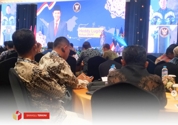 Ketua Bawaslu Kota Solok, Rafiqul Amin hadir dalam kegiatan Rapat Koordinasi Penyelenggara Pemilu yang digelar oleh Dewan Kehormatan Penyelenggara Pemilu (DKPP) di Jakarta pada 4–6 November 2024. 