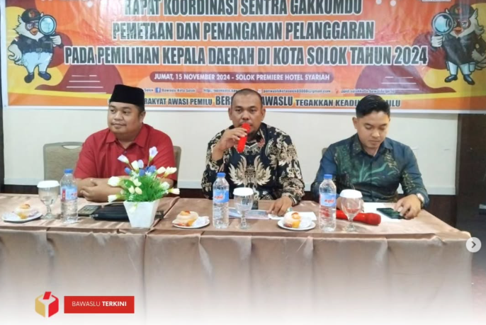Bawaslu Kota Solok melakukan rapat koordinasi sentra Gakkumdu, Jum'at (13/11/2024) di Solok Premier Hotel.