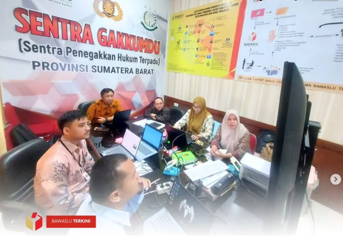 Bawaslu Kota Solok hadiri kegiatan Preview Laporan Layanan Informasi Publik Tahun 2024 yang digelar oleh PPID Bawaslu Provinsi Sumatera Barat, Jum'at (07/02).