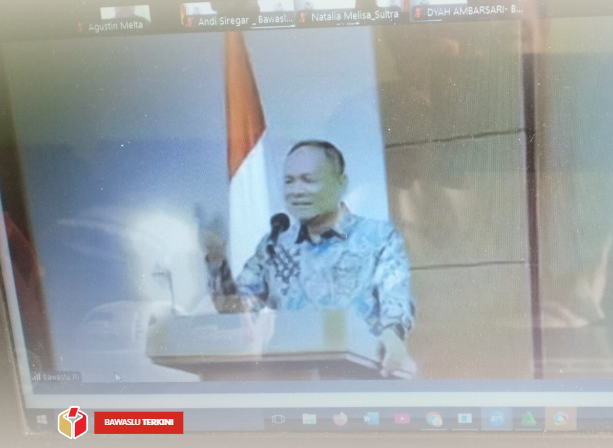 Kepala  Pusat Penelitian, Pengembangan, Pendidikan dan Pelatihan Bawaslu, Roy M Siagian, sedang memberikan arahan terkait Kick Off Latsar dan Sosialisasi MOOC (14/8/2025).