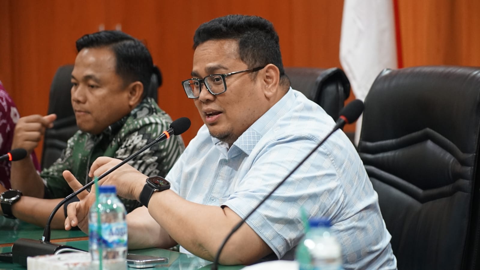 Ketua Bawaslu Republik Indonesia, Rahmat Bagja memberikan arahan saat rapat persiapan pengawasan Coktas dan rekapitulasi PDPB triwulan III tahun 2025, yang berlangsung di Ruang Sidang Bawaslu Provinsi Sumatera Barat pada Sabtu, 20 September 2025.