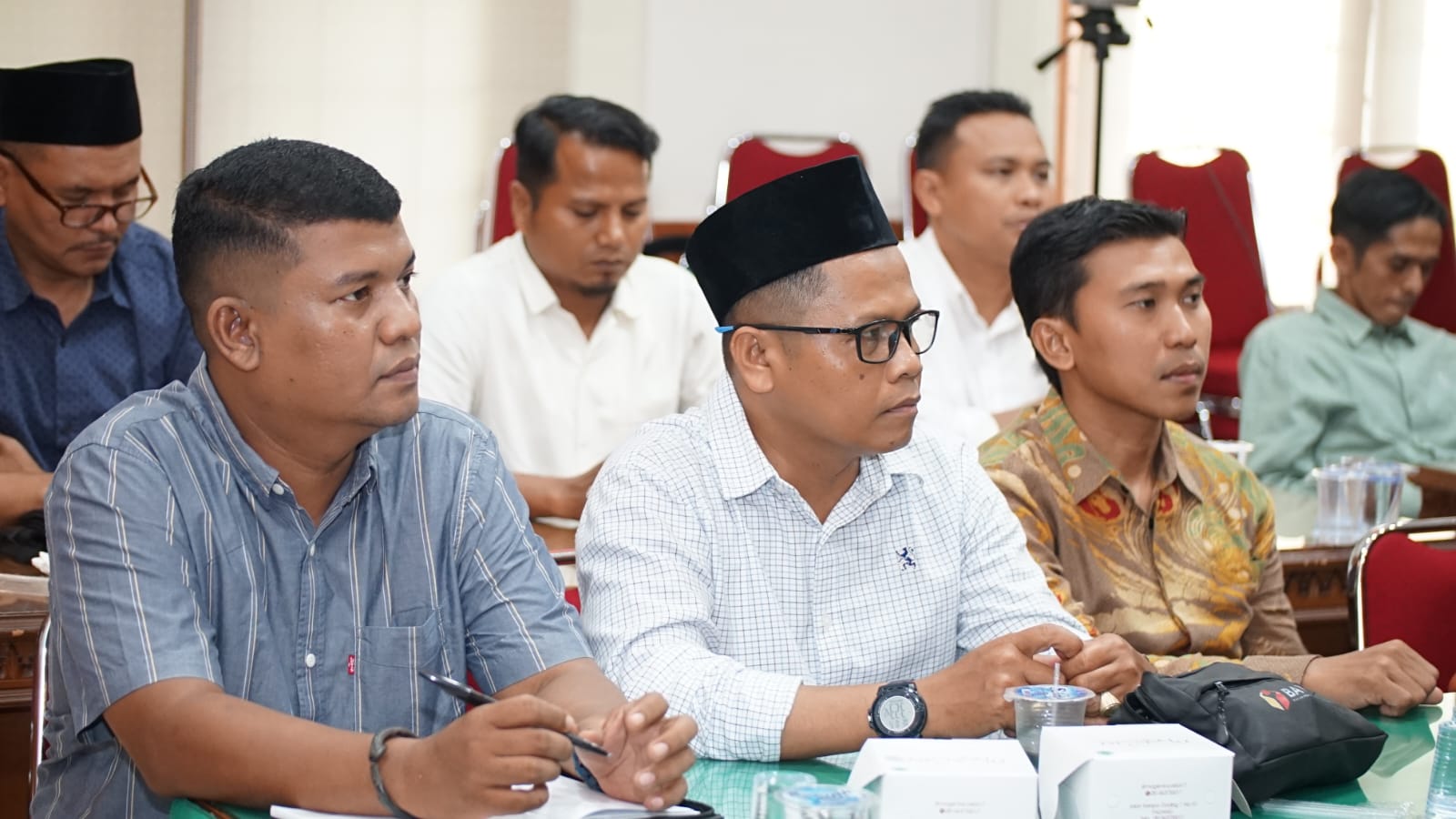 Anggota Bawaslu Kota Solok, Ilham Eka Putra, mengikuti kegiatan Rapat Dalam Kantor (RDK) bertema “Persiapan Kegiatan Pengembangan Pusat Pendidikan dan Pelatihan Pengawasan Pemilu Partisipatif” yang diselenggarakan oleh Bawaslu Provinsi Sumatera Barat bertempat di Kantor Bawaslu Provinsi Sumbar, Rabu (15/10).
