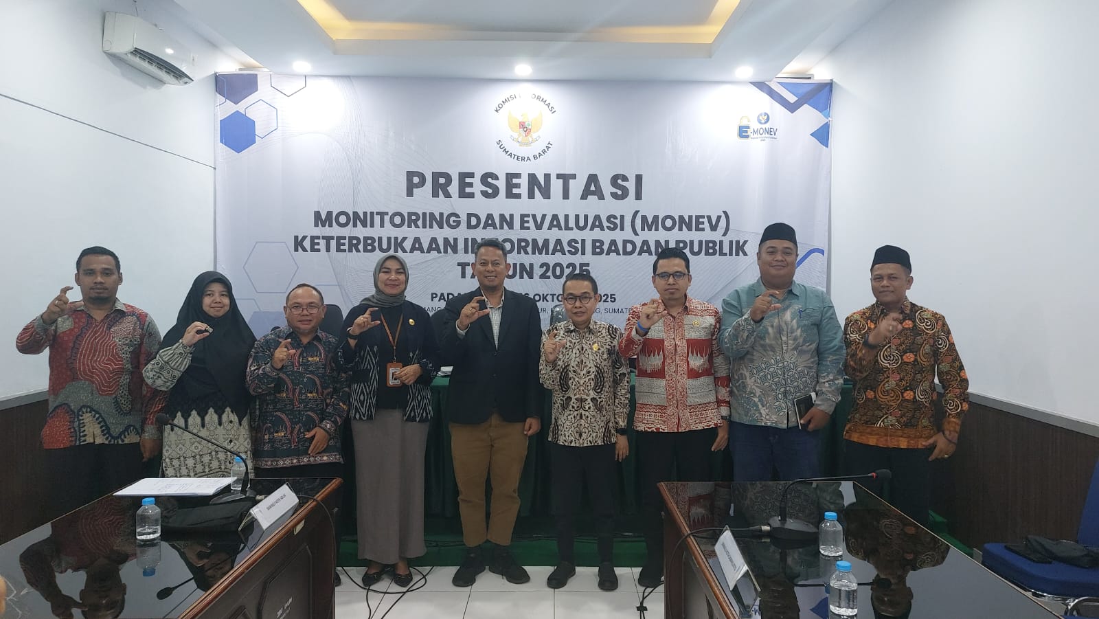 Bawaslu Kota Solok resmi memasuki tahapan presentasi Monitoring dan Evaluasi (E-Monev) Keterbukaan Informasi Publik Tahun 2025 yang diselenggarakan oleh Komisi Informasi Provinsi Sumatera Barat (KI Sumbar) di Kantor KI Sumbar, Kota Padang, Kamis (16/10)