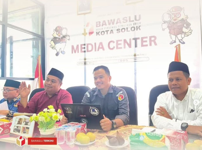 Badan Pengawas Pemilihan Umum (Bawaslu) Kota Solok menunjukkan komitmennya dalam menjaga akuntabilitas aset negara dengan menggelar Rapat Dalam Kantor (RDK) bertajuk “Pengelolaan Barang Milik Negara (BMN) Bawaslu Kota Solok” pada Selasa, 28 Oktober 2025.
