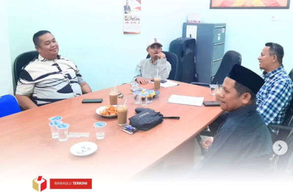 Bawaslu Kota Solok menerima kunjungan supervisi dan monitoring dari Bawaslu Provinsi Sumatera Barat pada Kamis, 8 Mei 2025.
