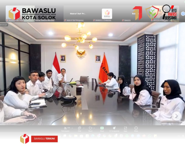 PPID Bawaslu Kota Solok mengikuti Rapat Sosialisasi Monitoring dan Evaluasi (Monev) Keterbukaan Informasi Publik Bawaslu Kabupaten/Kota Tahun 2025 yang diselenggarakan secara daring pada Rabu, 11 Juni 2025.