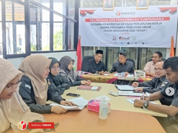 Dalam upaya memperkuat performa lembaga dan akuntabilitas kerja, Bawaslu Kota Solok menggelar rapat internal di Kantor Bawaslu Kota Solok, (21/07).