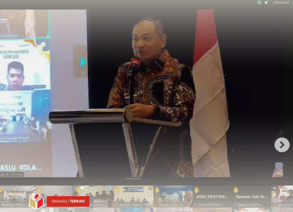 Pegawai Pemerintah dengan Perjanjian Kerja (PPPK) Bawaslu Kota Solok mengikuti kegiatan Kick Off Orientasi PPPK Bawaslu Tahun 2025 yang diselenggarakan secara daring oleh Bawaslu Republik Indonesia, Kamis (21/8/2025).