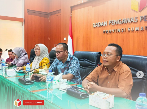 Bawaslu Provinsi Sumatera Barat menggelar rapat penanganan pelanggaran pada Kamis (28/8/2025), 
