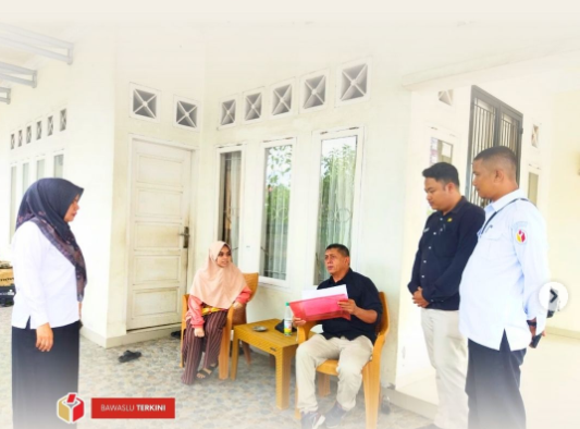 Pada Rabu, 17 September 2025, Bawaslu Kota Solok kembali melakukan pengawasan Coklit Terbatas (COKTAS) yang dilaksanakan KPU Kota Solok