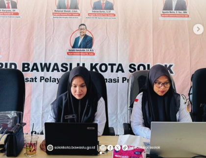 Tiga Calon Pegawai Negeri Sipil (CPNS) Bawaslu Kota Solok dinyatakan lulus Pelatihan Dasar (Latsar) dan mengikuti kegiatan Pelepasan Pelatihan Dasar CPNS Bawaslu Gelombang VII Tahun 2025 yang diselenggarakan secara daring pada Kamis, 18 Desember 2025.