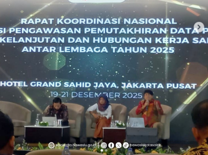 Bawaslu Kota Solok turut berpartisipasi dalam Rapat Koordinasi Nasional (Rakornas) Evaluasi Pengawasan Pemutakhiran Data Pemilih Berkelanjutan (PDPB) dan Hubungan Kerja Sama Antar Lembaga Tahun 2025 yang diselenggarakan oleh Bawaslu Republik Indonesia. Kegiatan tersebut berlangsung selama tiga hari, mulai 19 hingga 21 Desember 2025, bertempat di Hotel Grand Sahid Jaya, Jakarta Pusat.