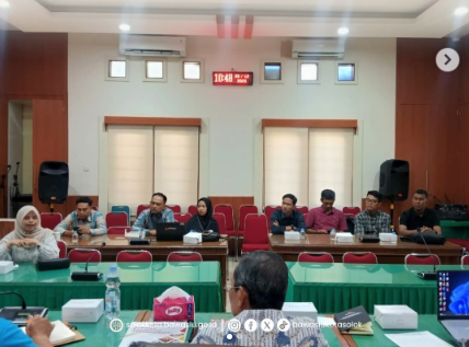 Bawaslu Kota Solok menghadiri Rapat Dalam Kantor (RDK) terkait Rekonsiliasi dan Validasi Data Laporan Harta Kekayaan Aparatur Sipil Negara (LHKAN) serta Data Kepegawaian Bawaslu Kabupaten/Kota se-Sumatera Barat pada Sabtu (20/12/2025).