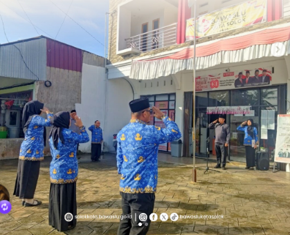 Badan Pengawas Pemilihan Umum (Bawaslu) Kota Solok melaksanakan upacara bendera dalam rangka memperingati Hari Ibu ke-97 tahun 2025. Kegiatan tersebut berlangsung khidmat di halaman Kantor Bawaslu Kota Solok pada Senin pagi (22/12/2025).