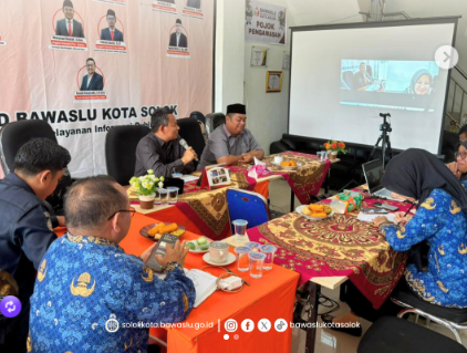 Badan Pengawas Pemilihan Umum (Bawaslu) Kota Solok menggelar rapat internal mengenai “Pengelolaan Administrasi Keuangan Bawaslu Kota Solok” pada Senin (22/12/2025). 