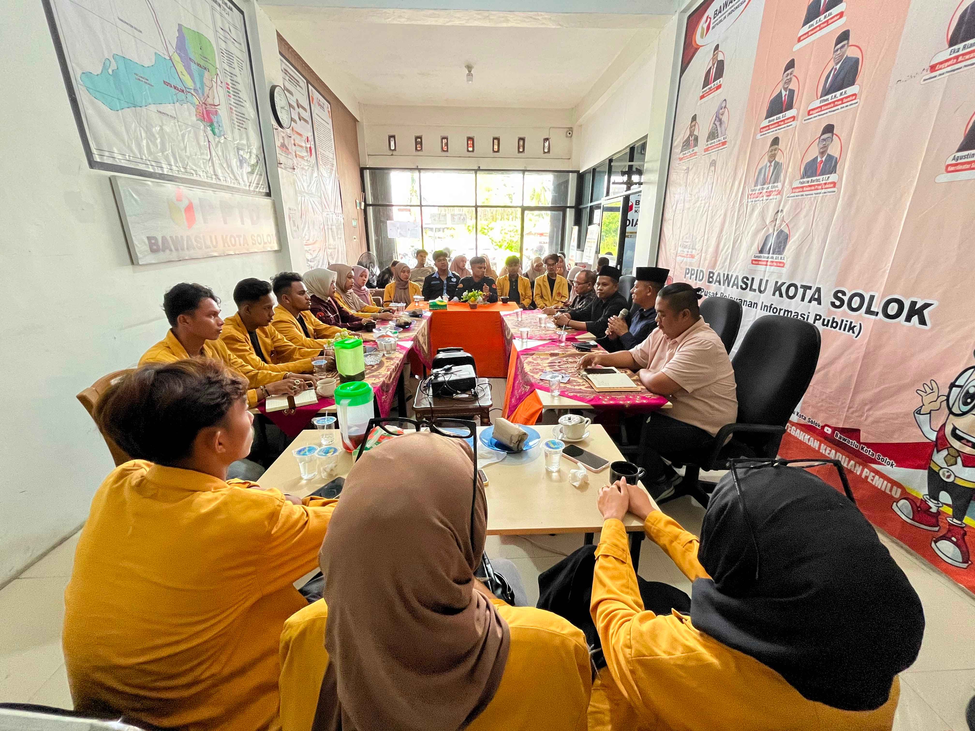 Konsolidasi Demokrasi Bawaslu Kota Solok bersama BEM UMMY Solok (21/5/26) 