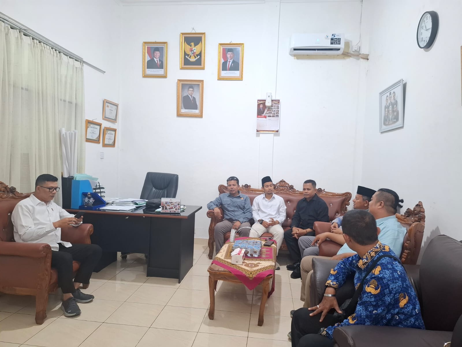 Bawaslu Kota Solok laksanakan koordinasi dengan Komisi Pemilihan Umum (KPU) Kota Solok terkait pemutakhiran data partai politik Semester I Tahun 2026