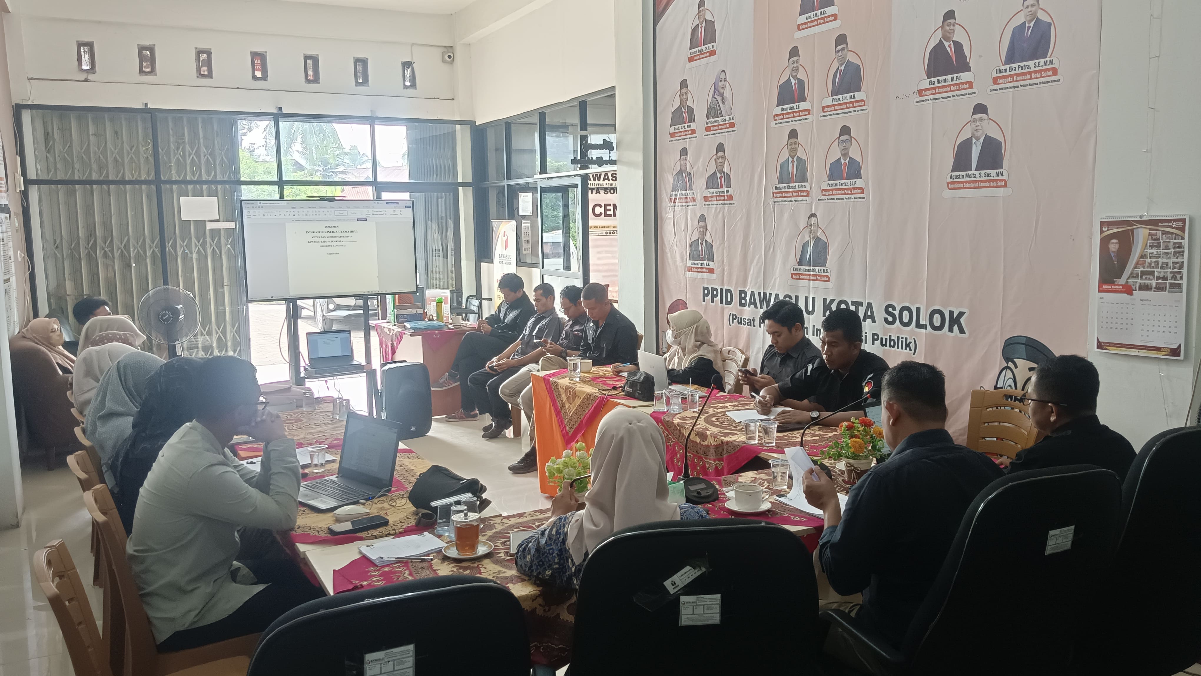Jajaran Bawaslu Kota Solok Laksanakan penyusunan Indikator Kinerja Utama (IKU) Tahun 2026