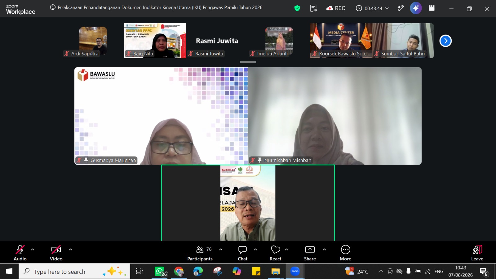 Koordinator Sekretariat Bawaslu Kota Solok mengikuti rapat daring pembahasan Pernyataan Kinerja Ketua dan Koordinator Divisi Bawaslu Provinsi serta Bawaslu Kabupaten/Kota Tahun 2026, Jumat (7/8/2026)