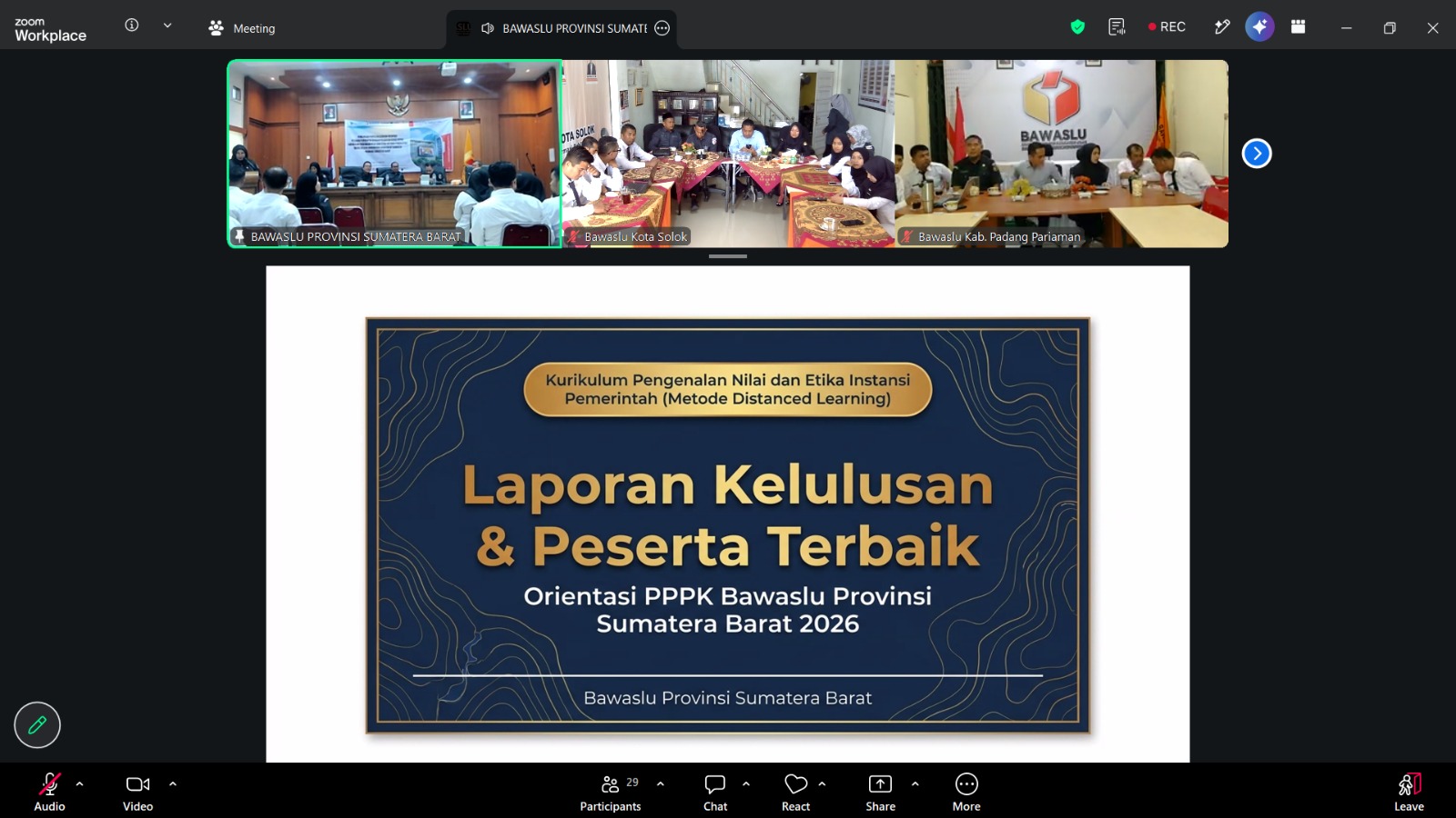 Tiga Pegawai Pemerintah dengan Perjanjian Kerja (PPPK) Bawaslu Kota Solok berhasil meraih predikat peserta terbaik dalam Orientasi PPPK dengan Kurikulum Pengenalan Nilai dan Etika pada Instansi Pemerintah Tahun 2026 di lingkungan Sekretariat Bawaslu Provinsi Sumatera Barat.