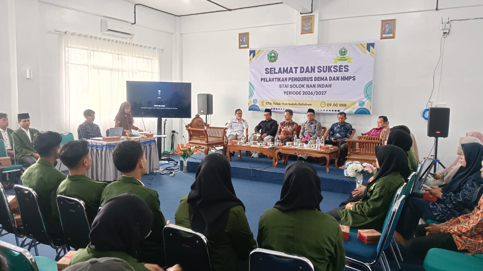 Bawaslu Kota Solok hadiri Pelantikan Pengurus Dewan Eksekutif Mahasiswa (DEMA) dan Himpunan Mahasiswa Program Studi (HMPS) STAI Solok Nan Indah Periode 2026–2027 di Aula Ulul Albab, Kampus STAI Solok Nan Indah, Kamis (20/8/2026).