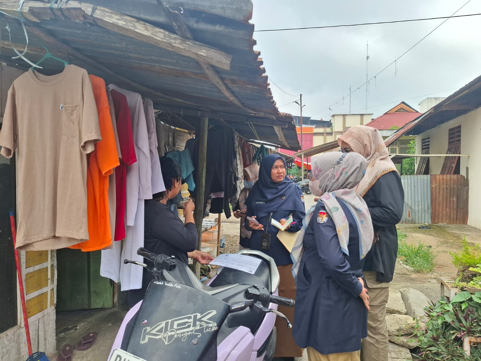 Bawaslu Kota Solok melaksanakan pengawasan langsung dan melekat terhadap pelaksanaan Pencocokan dan Penelitian Terbatas (Coktas) pada Pemutakhiran Data Pemilih Berkelanjutan (PDPB) Triwulan III Tahun 2026.