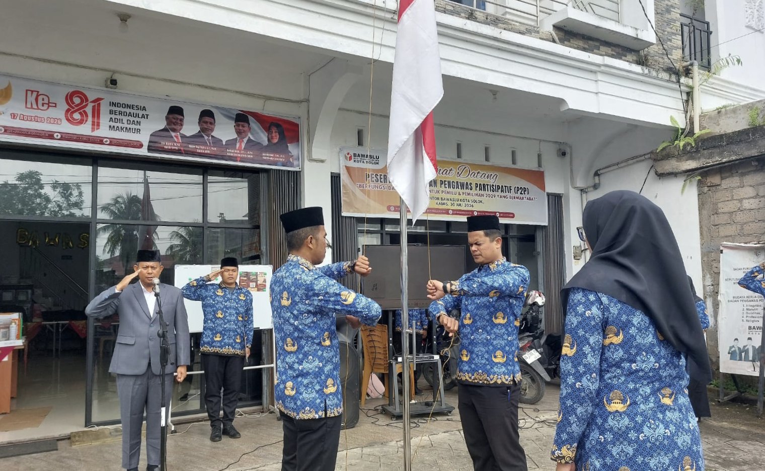 Bawaslu Kota Solok melaksanakan upacara peringatan Hari Sumpah Pemuda pada Rabu, 28 Oktober 2026.