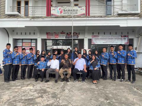 foto bersama hari kebangkitan nasional