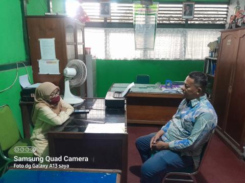 Rafiqul Amin Ketua Bawaslu Kota Solok membangun komunikasi dan koordinasi dengan pihak sekolah guna membahas peluang kerja sama dalam pelaksanaan program pendidikan demokrasi dan pengawasan partisipatif, Jum'at(9/10/2026).