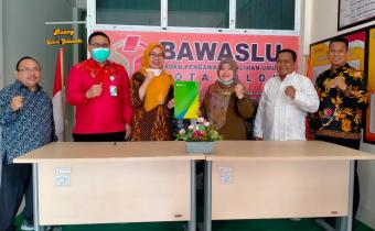 Jamin Keselamatan Kerja Pegawai Sekretariat, Bawaslu Kota Lanjutkan MoU Bersama BPJS Ketenagakerjaan 