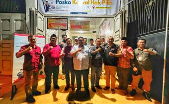 Ketua Bawaslu RI, Rahmat Bagja kunjungi Bawaslu Kota Solok saat monitoring Pemungutan Suara Ulang (PSU) Dewan Perwakilan Daerah (DPD) RI di Sumatera Barat, Sabtu (13/07).