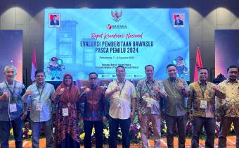 Dua Komisioner Bawaslu Kota Solok menghadiri Rakornas Evaluasi Pemberitaan Bawaslu pasca Pemilu 2024 di Palembang, Sumatera Selatan, Rabu-Jumat (7-9/08/24) di Palembag. 