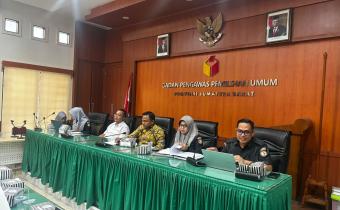 Badan Pengawas Pemilihan Umum (Bawaslu) Kota Solok hadir dalam kegiatan Rapat Kerja Teknis Pengawasan Pemutakhiran Dan Penyusunan Daftar Pemilih Pada Pemilihan Serentak Tahun 2024 yang digelar oleh Bawaslu Provinsi Sumatera Barat, Senin (12/08). 