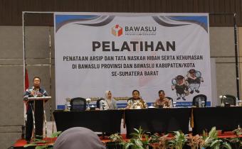 Bawaslu Kota Solok ikuti kegiatan pelatihan kehumasan dalam upaya menangkal hoax dan isu negatif, Agam (02/09).